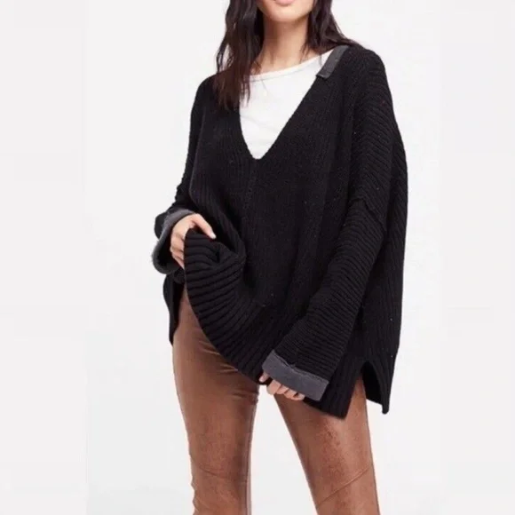 Free People Black Take Over Me Cozy Black Oversized V-Neck Sweater Size Small - Picture 1 of 4